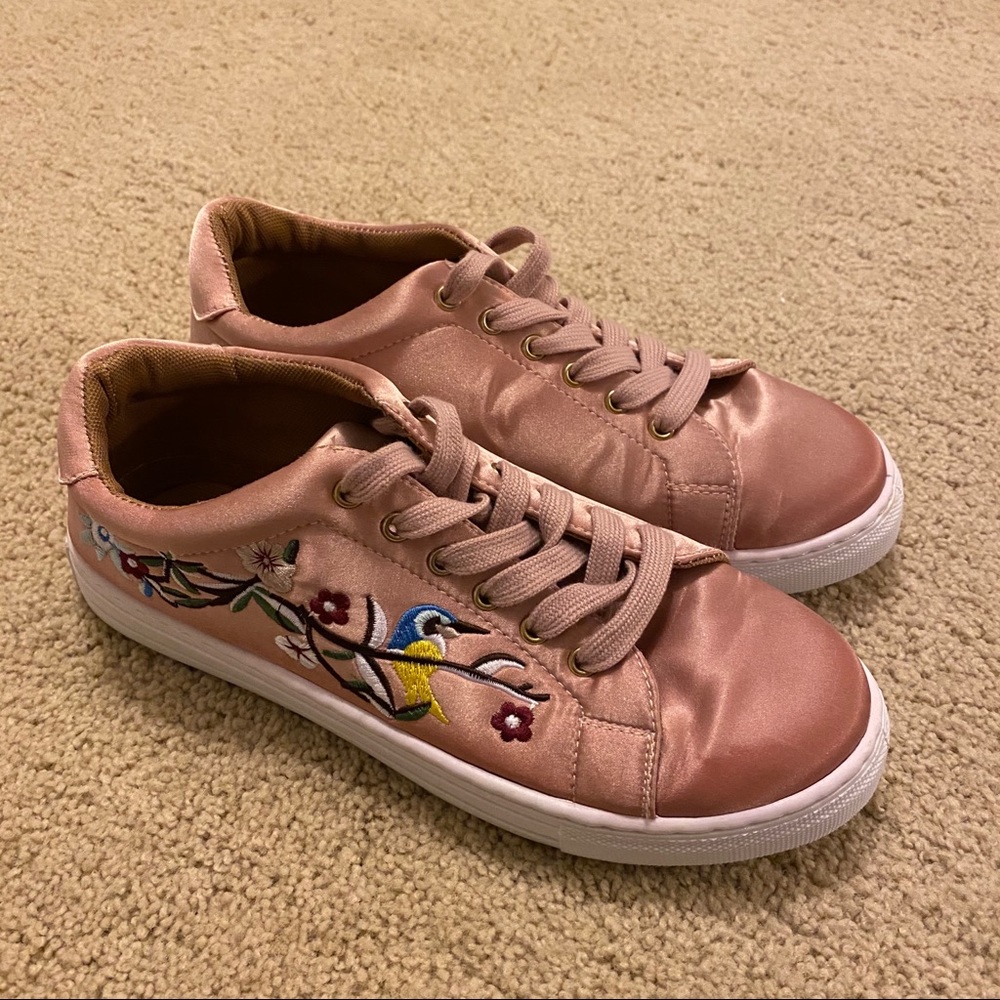 Wmns Boutique Pink Sneakers